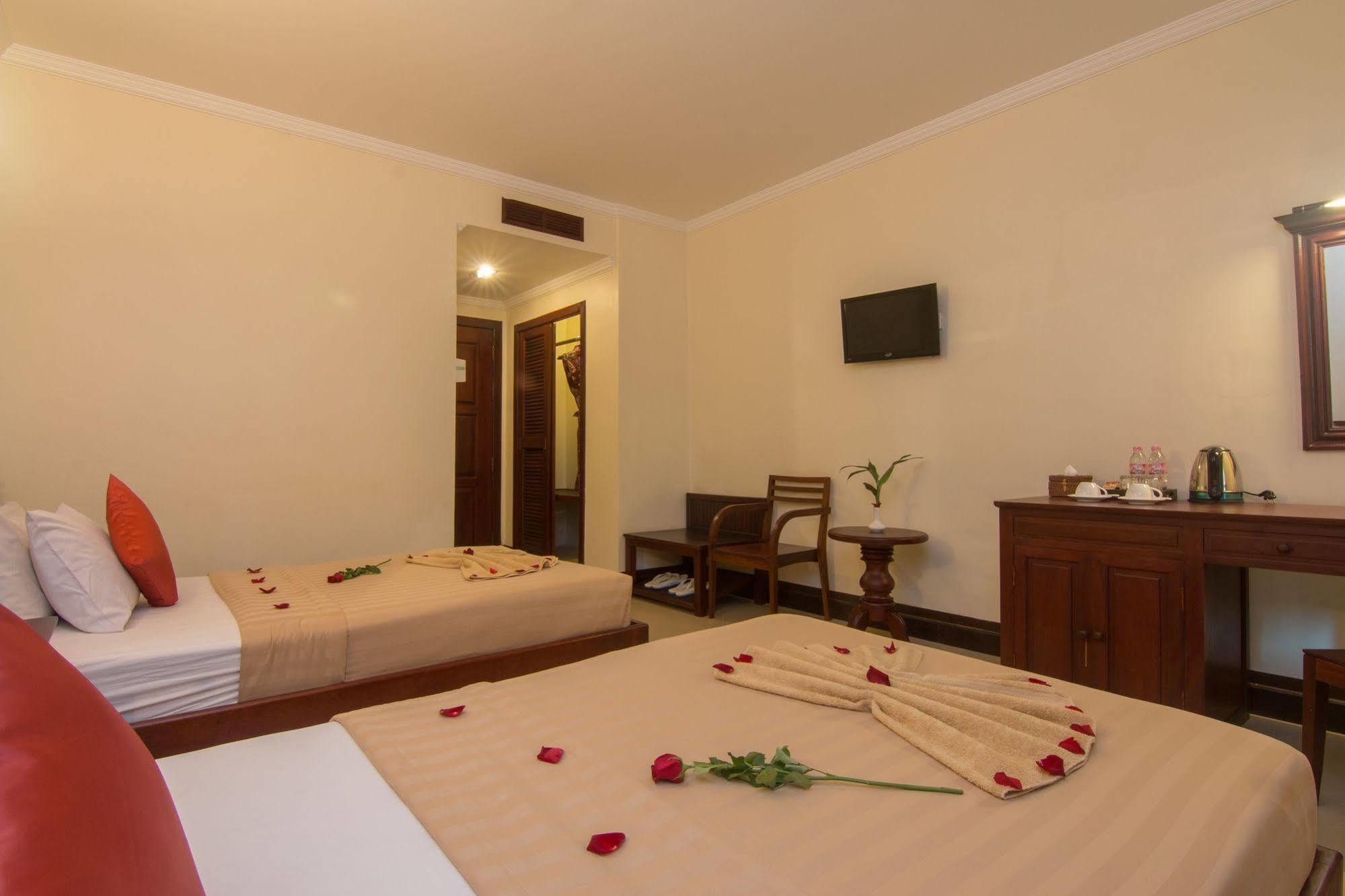 Sovan Mealea Hotel Сиемрип Экстерьер фото