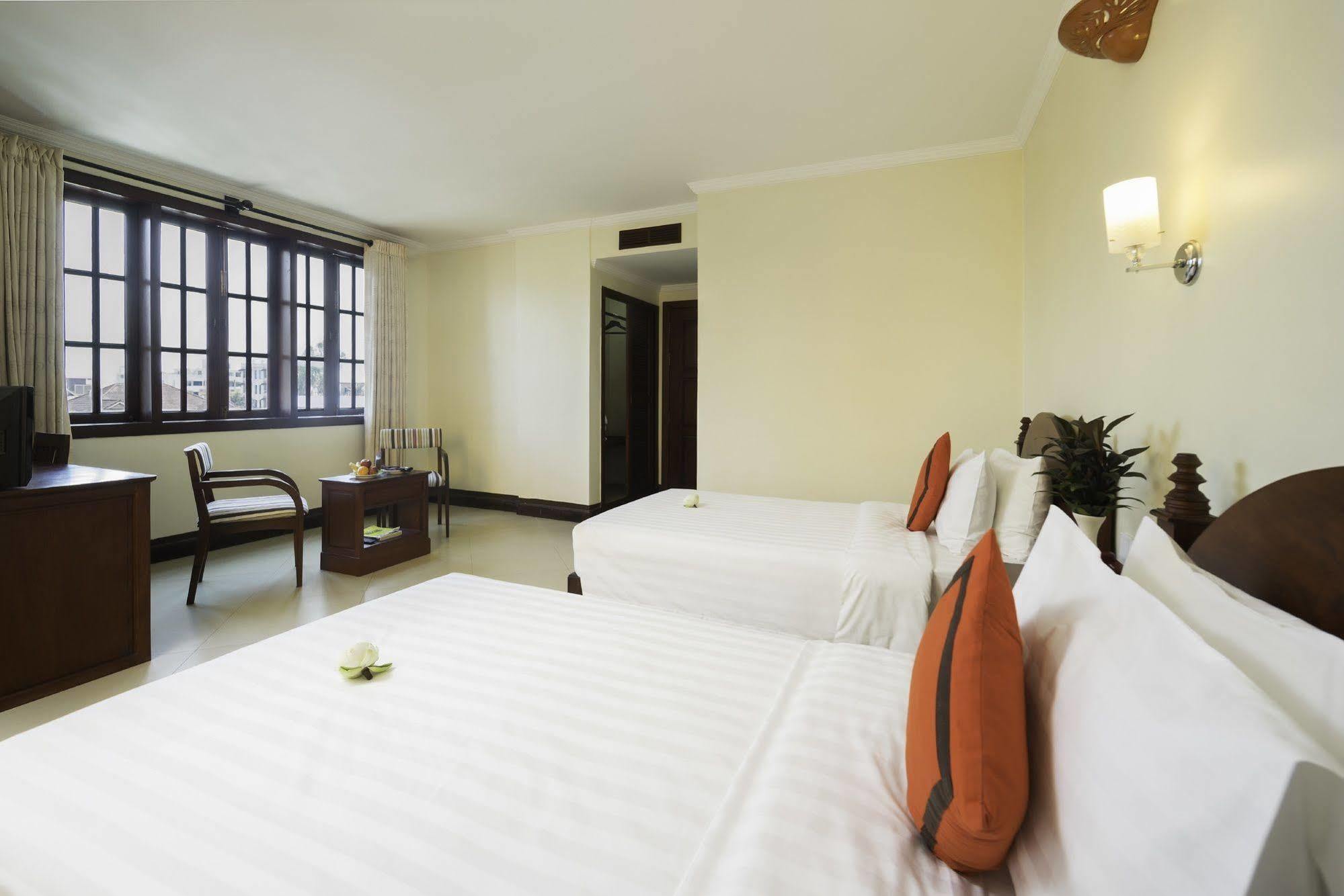 Sovan Mealea Hotel Сиемрип Экстерьер фото